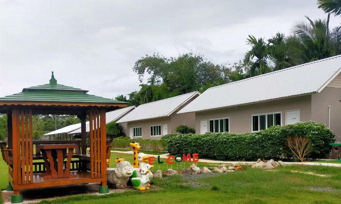 Thep Kasattri House | Cozy Davy Cottage Phuket - Family-Friendly Getaway Awaits