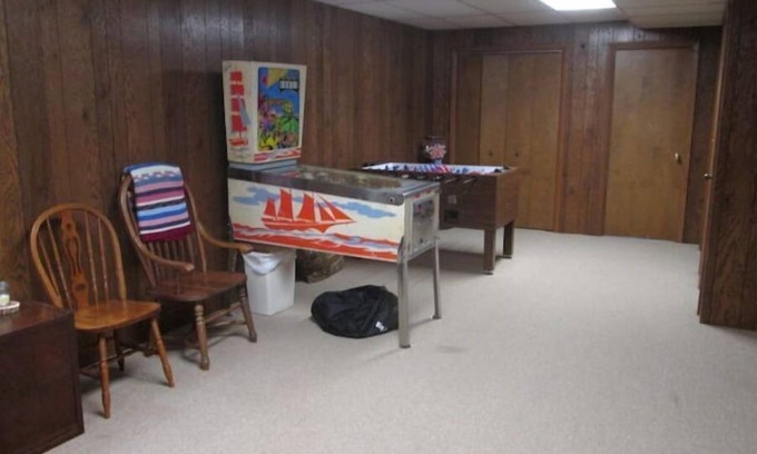 Chuckey House | Cozy Davy Crockett Bed & Breakfast with Child-Friendly Amenities
