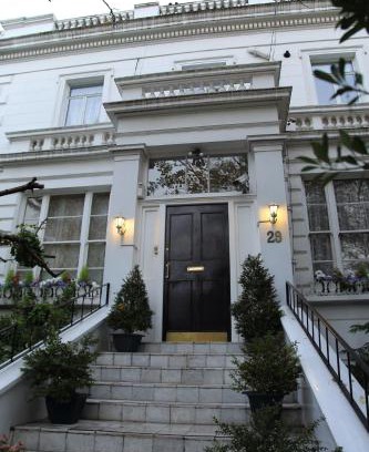 Pembridge Bed & Breakfast | Discover Dawson Place: Juliette's Cozy Bed and Breakfast