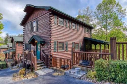 Hemlock Hills House | Experience the Magic of Our Family-Friendly Cabin Stay!