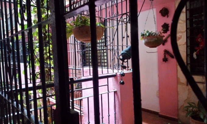 Old Havana Hotel | Experience Dayami mas Alberto in Historic Habana Vieja