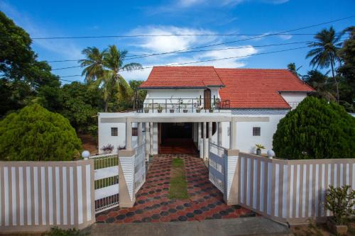Uduvil House | Comfortable Dayanithi Guest House with Pet-Friendly Options