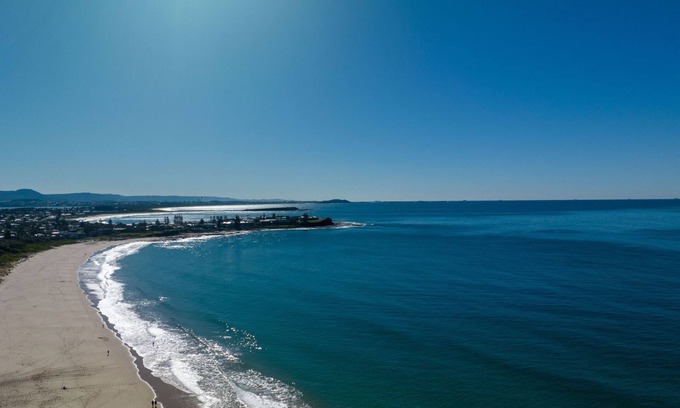 Shellharbour House | Beachside Retreat - Family-Friendly & Pet Accessible