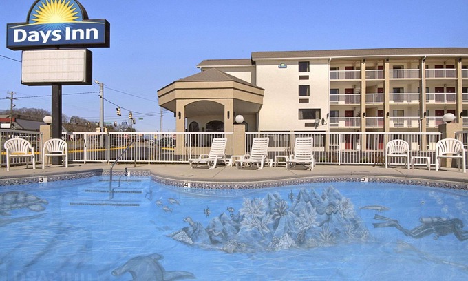 Sevierville Hotel | Comfortable Stay at Days Inn by Wyndham Pigeon Forge