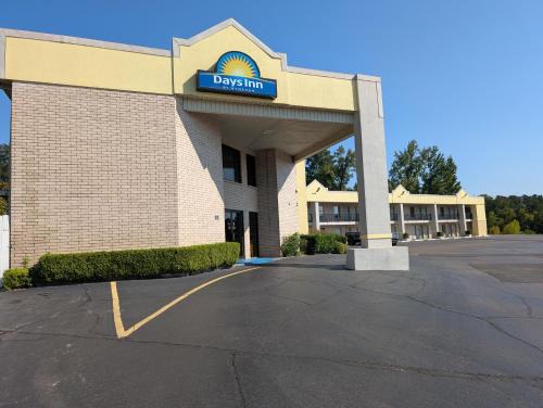 Arcadia Hotel | Pet-Friendly Retreat at Days Inn by Wyndham Arcadia