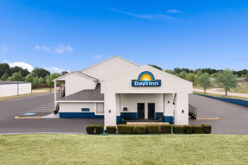 Ardmore Hotel | Pet-Friendly Days Inn by Wyndham Ardmore with Key Amenities