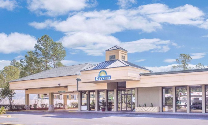Gadsden Hotel | Comfortable Stay at Days Inn by Wyndham Attalla