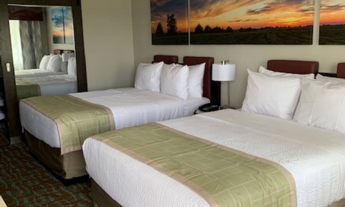 Bellville Hotel | Discover Days Inn by Wyndham Bellville Mansfield - Guest Favorite