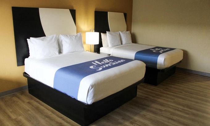 Orchard District Hotel | Budget-Friendly Days Inn by Wyndham Bend with Family Amenities