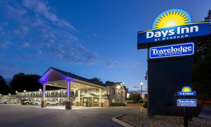 Charles Town Hotel | Pet-Friendly Retreat at Days Inn by Wyndham Charles Town