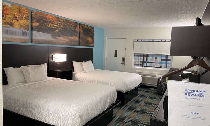 Calhoun Hotel | Budget-Friendly Days Inn by Wyndham Calhoun GA with Breakfast