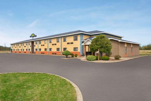 Canastota Hotel | Comfortable Stay at Days Inn by Wyndham Canastota Verona