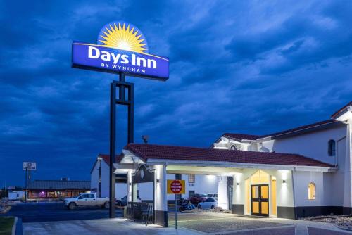 Casper Hotel | Convenient Days Inn by Wyndham Casper: Ideal for Families & Pets