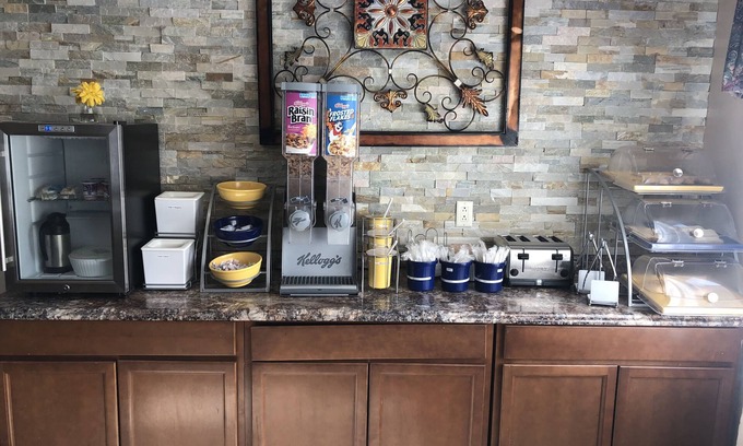 Columbus Hotel | Convenient Stays at Days Inn by Wyndham Columbus