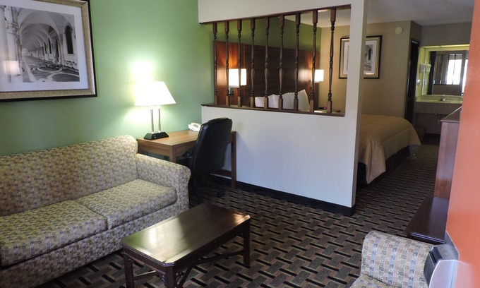 Conover Hotel | Comfortable Stay at Days Inn by Wyndham Conover-Hickory