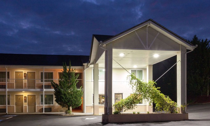 Dahlonega Hotel | Comfortable Stay at Days Inn by Wyndham Dahlonega