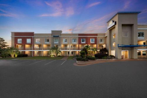 Florence Hotel | Pet-Friendly Days Inn by Wyndham Florence Near Civic Center