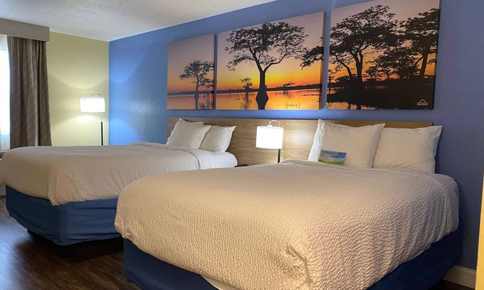 Fordyce Hotel | Family-Friendly Days Inn by Wyndham Fordyce with Pool