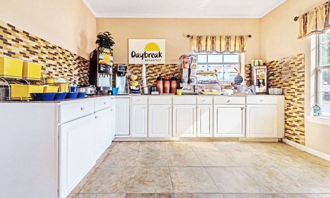 Gainesville Hotel | Budget-Friendly Retreat at Days Inn by Wyndham Gainesville