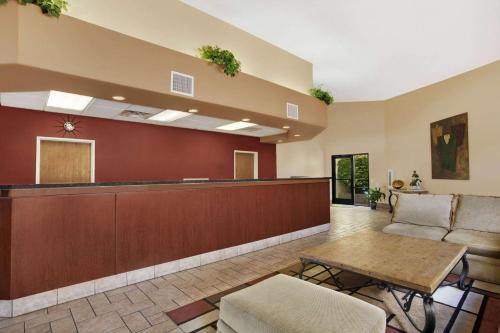 Globe Hotel | Comfort and Convenience at Days Inn by Wyndham Globe
