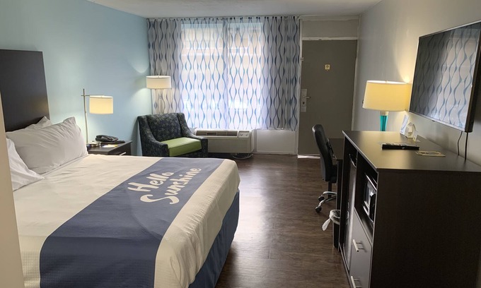 Goldsboro Hotel | Budget-Friendly Days Inn by Wyndham Goldsboro with Pool
