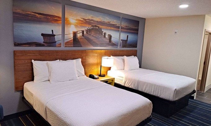 Grayson Hotel | Family-Friendly Days Inn by Wyndham Grayson - 9/10 Score