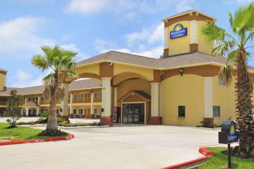 Humble Hotel | Comfortable Stay at Days Inn by Wyndham near Houston Airport