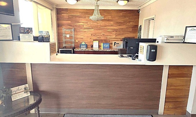 Jonesboro Hotel | Discover Days Inn by Wyndham: Pool, Breakfast & Family Fun