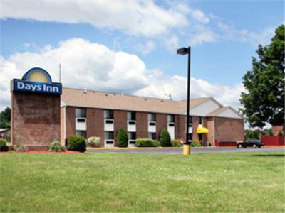 Keene Hotel | Discover Days Inn by Wyndham Keene: Pet-Friendly Comfort
