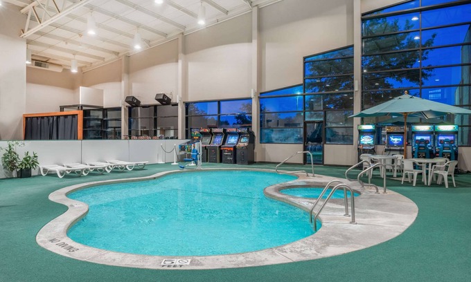 Kirksville Hotel | Comfortable Stay at Days Inn by Wyndham Kirksville