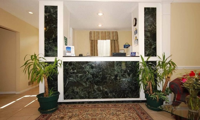 Hillcrest Hotel | Comfortable Stay at Days Inn by Wyndham KU Lawrence