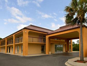 Kreole Hotel | Guest Rated 10/10: Days Inn by Wyndham Moss Point