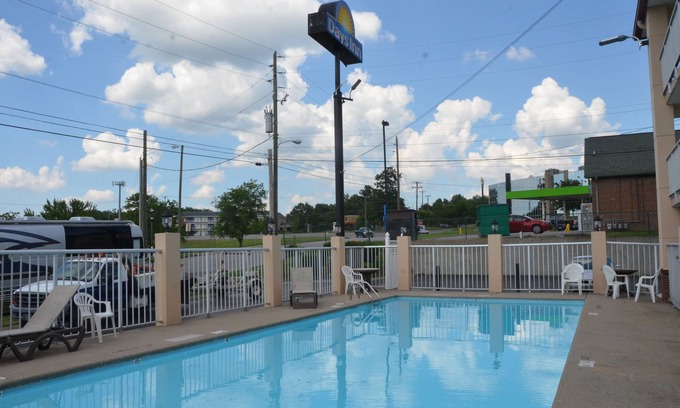 Nashville Hotel | Convenient Stay at Days Inn by Wyndham Nashville Airport