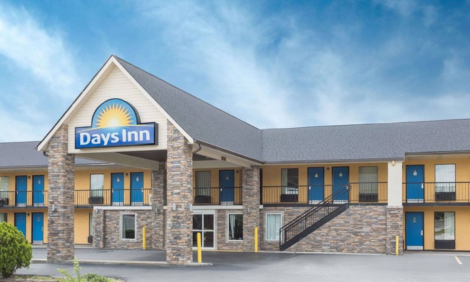 Newberry Hotel | Comfortable Days Inn by Wyndham Newberry with Great Amenities