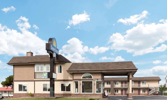 Newport Hotel | Comfortable Stay at Days Inn by Wyndham Newport, OR