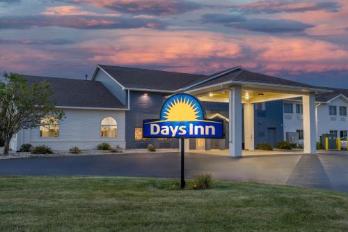 Sturtevant Hotel | Comfortable Stay at Days Inn by Wyndham Racine/Sturtevant