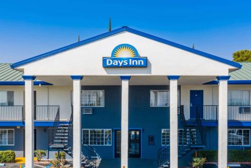 Red Bluff Hotel | Pet-Friendly Days Inn in Red Bluff with Pool & Great Amenities