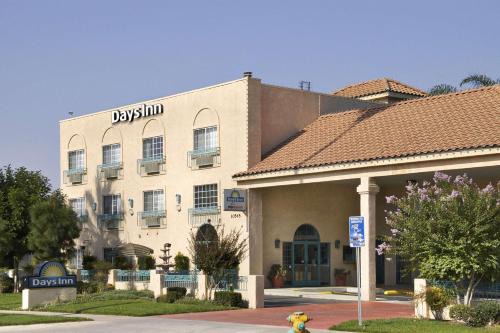 La Sierra Hotel | Family-Friendly Days Inn by Wyndham Riverside Tyler Mall