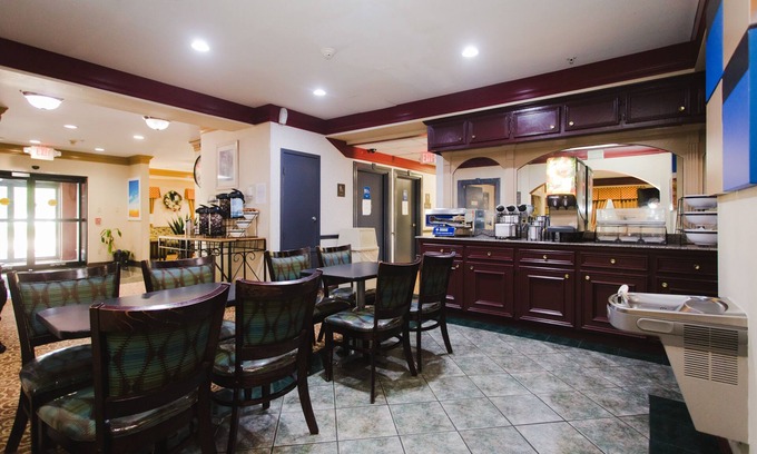 Rosenberg Hotel | Comfortable Stay at Days Inn by Wyndham Rosenberg