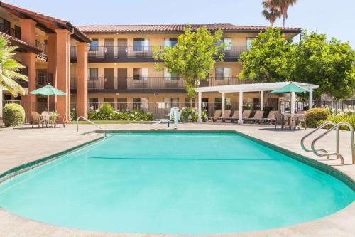 Milpitas Hotel | Convenient Days Inn by Wyndham San Jose Airport Stay