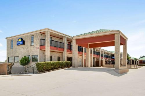Wetmore Hotel | Budget-Friendly Days Inn Near Fiesta Park with Pool & Ocean View