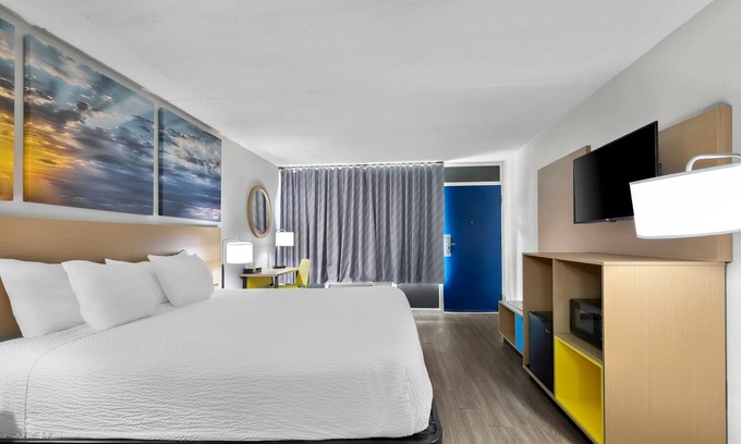 Seneca Hotel | Convenient Stay at Days Inn by Wyndham Seneca/Clemson Area