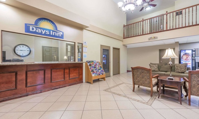 St. Peters Hotel | Convenient Days Inn by Wyndham St Peters with Breakfast