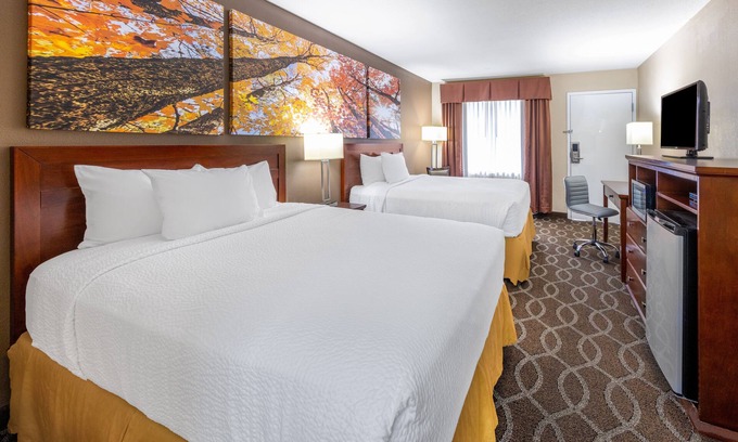 St. Robert Hotel | Convenient Stay at Days Inn by Wyndham St. Robert