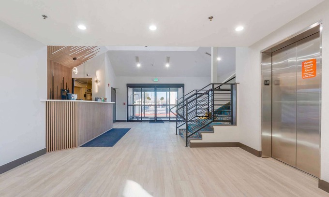 Thornton Hotel | Eco-Friendly Denver North Hotel with Spa & Family Amenities