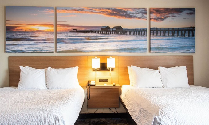 Troy Hotel | Budget-Friendly Days Inn by Wyndham Troy with Pool & Breakfast
