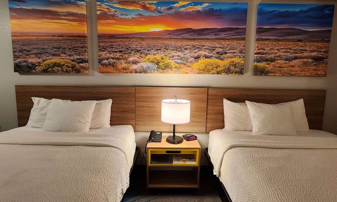 Tucumcari Hotel | Comfortable Days Inn by Wyndham Tucumcari with Spa & Breakfast