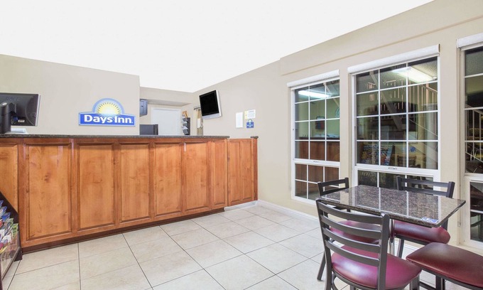Turlock Hotel | Comfort Meets Convenience at Days Inn by Wyndham Turlock