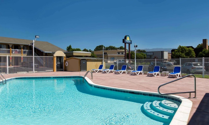 Ukiah Hotel | Exceptional Days Inn by Wyndham Ukiah: Pool, Spa & More