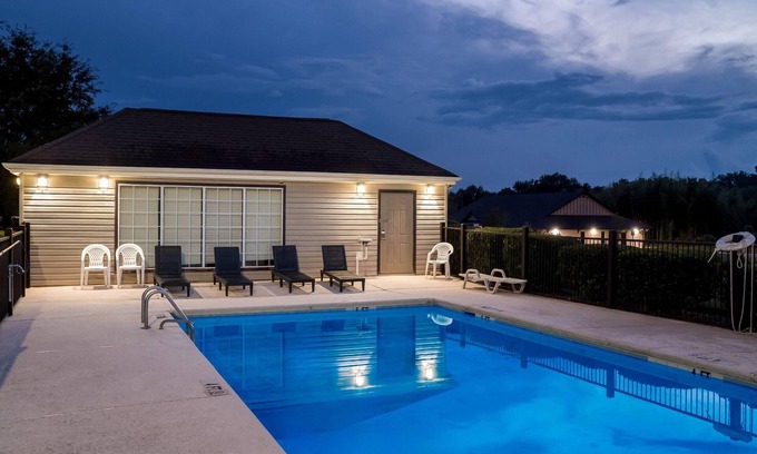 Valley Falls Hotel | Days Inn by Wyndham Spartanburg